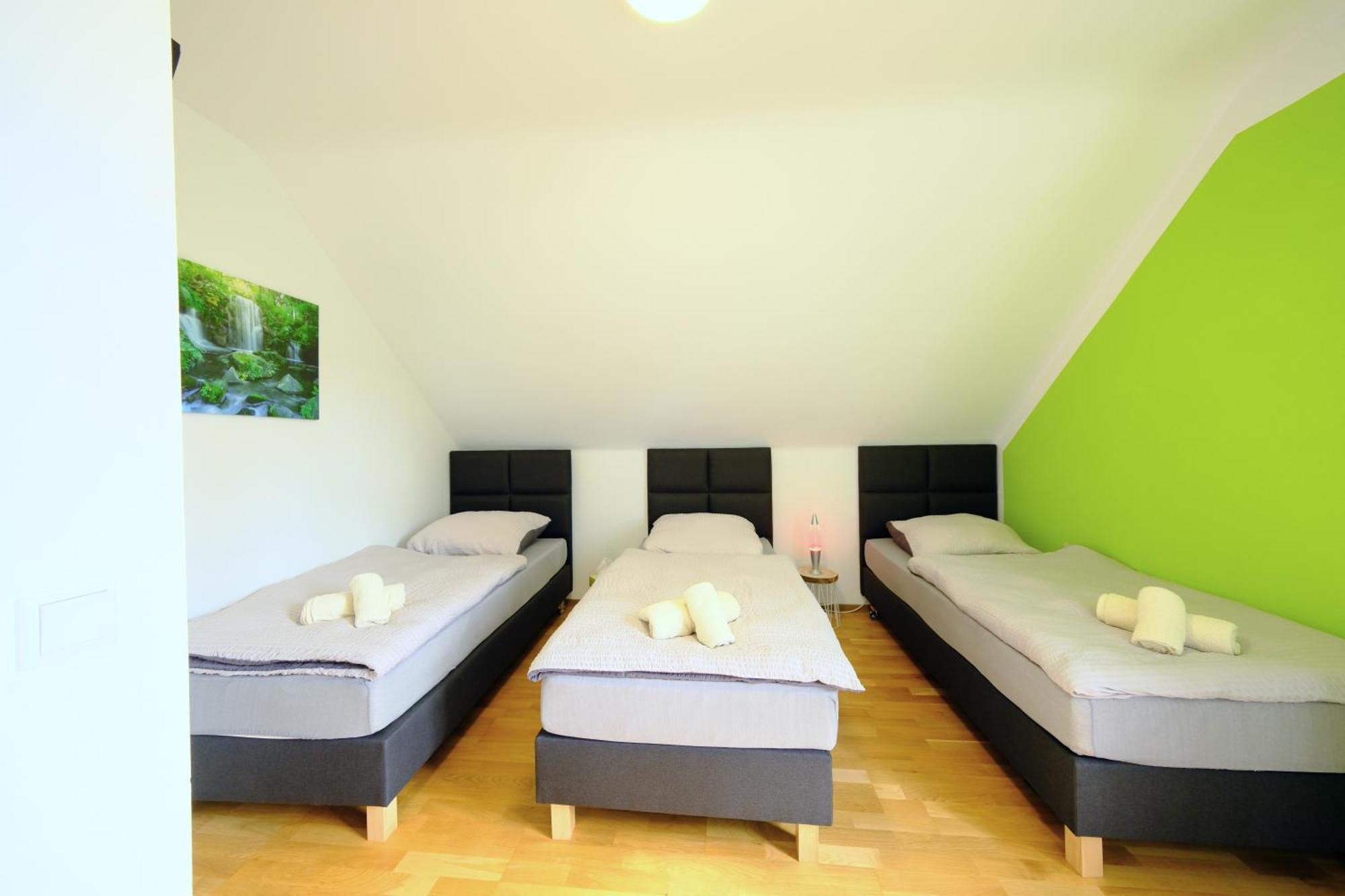 Happybnb - Stilvolles, Naturgelegenes Apartment Mit Blick Auf Den Mittellandkanal Und Die Wasserstadt Hannover - Kamin, Parken Und Spielplatz Eksteriør bilde